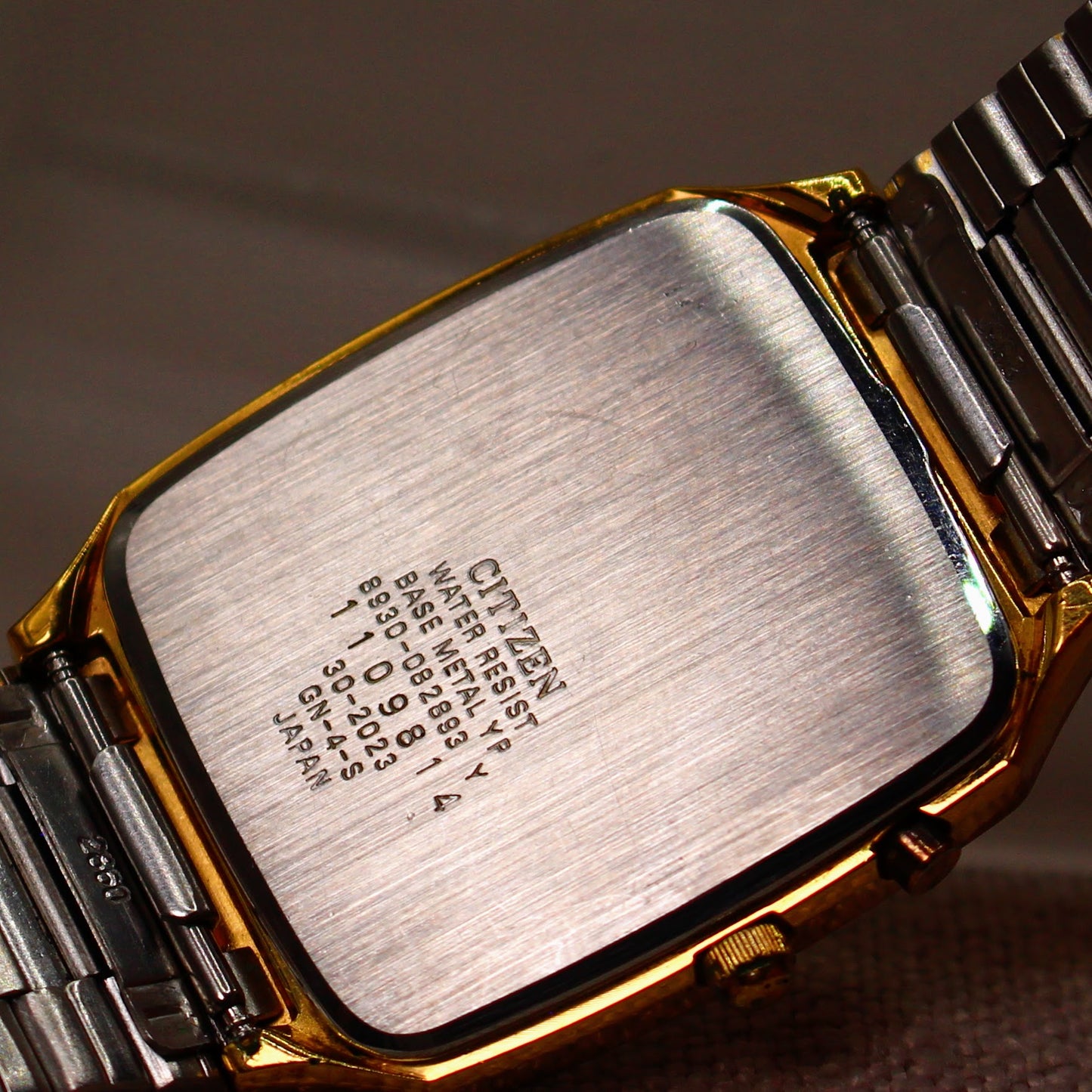 Vintage Citizen Ana-Digi Mens Quartz Watch - Gold - 1980s