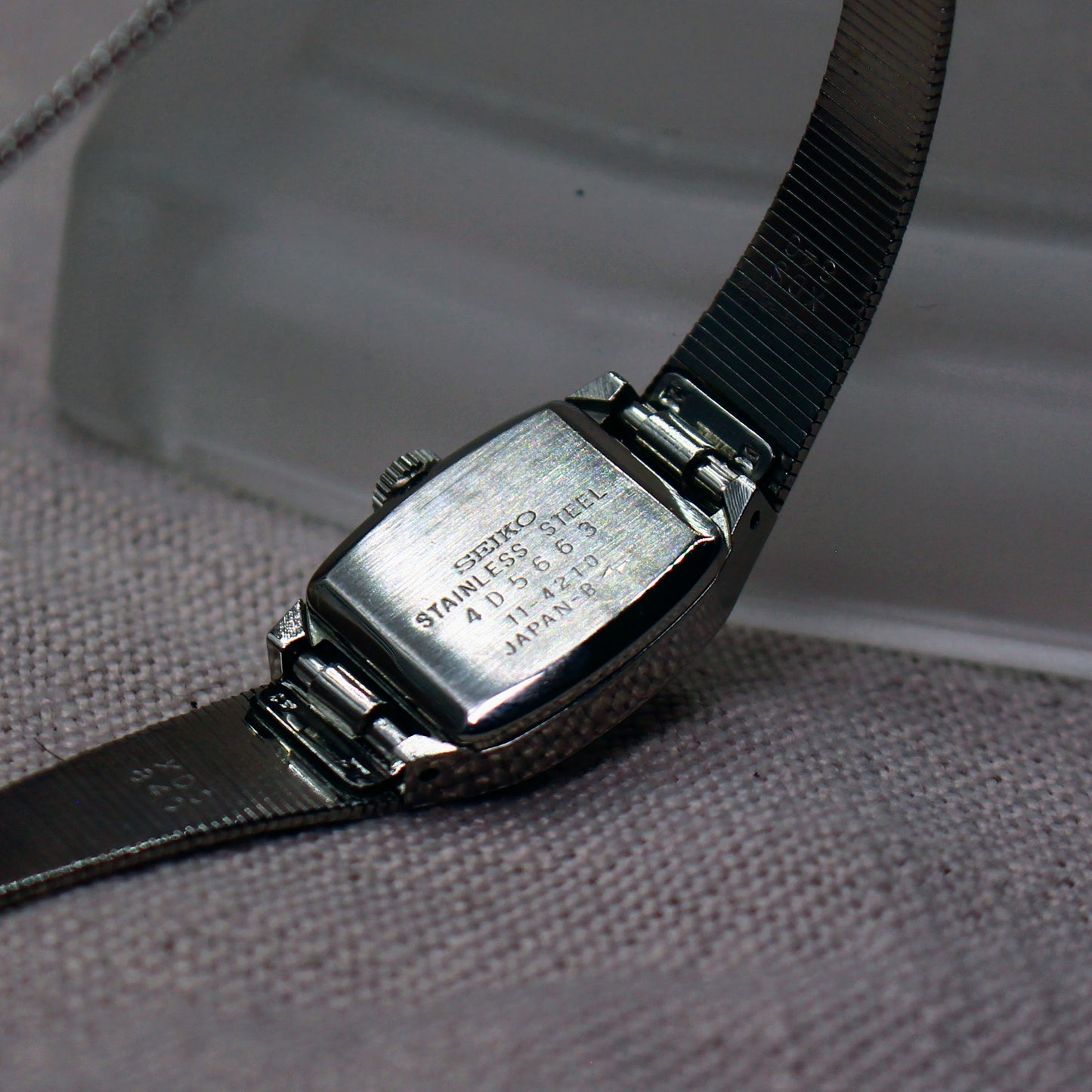 Vintage Seiko Manual Wind Womens Watch - 11-4210 - 1974