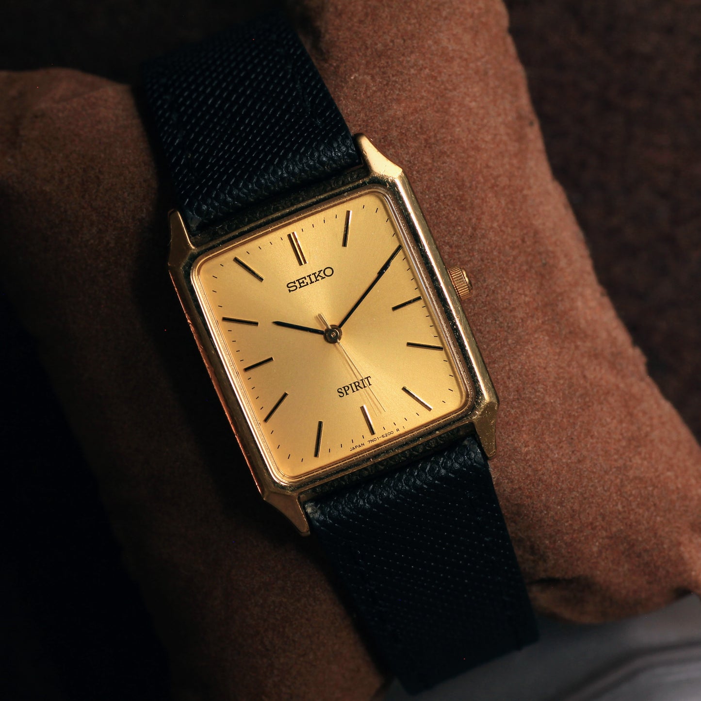 Vintage Seiko Spirit Gold Tank Mens Dress Watch - 7N01-5180 - 1991