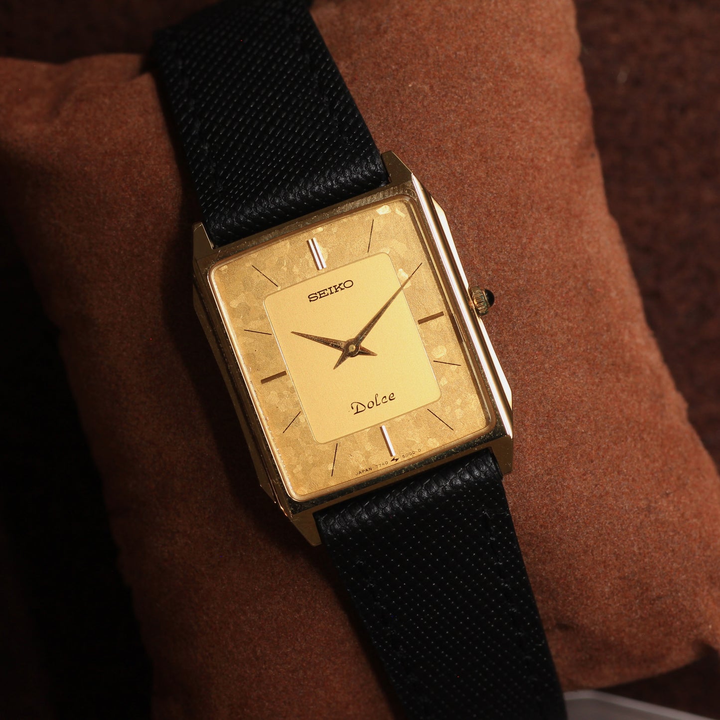 Vintage Seiko Dolce Ultra-Thin Mens Dress Watch - 7740-5000 - 1986