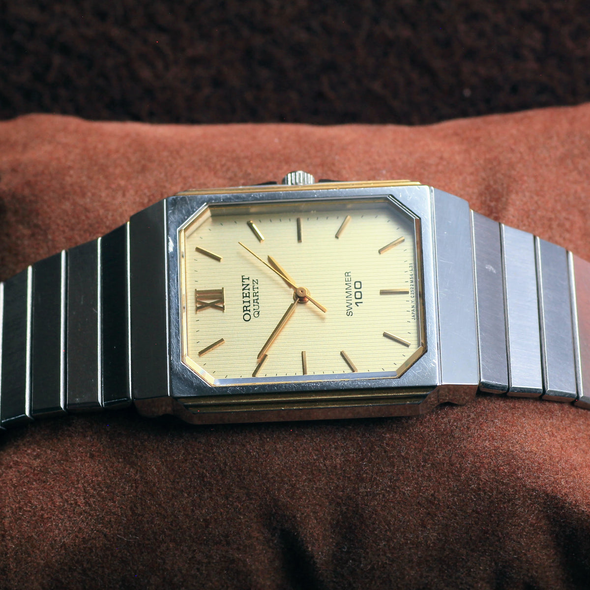 Vintage Orient Swimmer 100 Mens Dive Watch - C252M5-49 - 1985