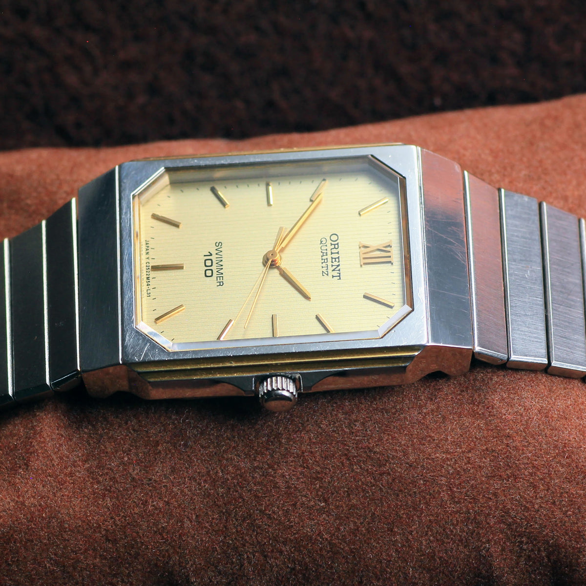Vintage Orient Swimmer 100 Mens Dive Watch - C252M5-49 - 1985