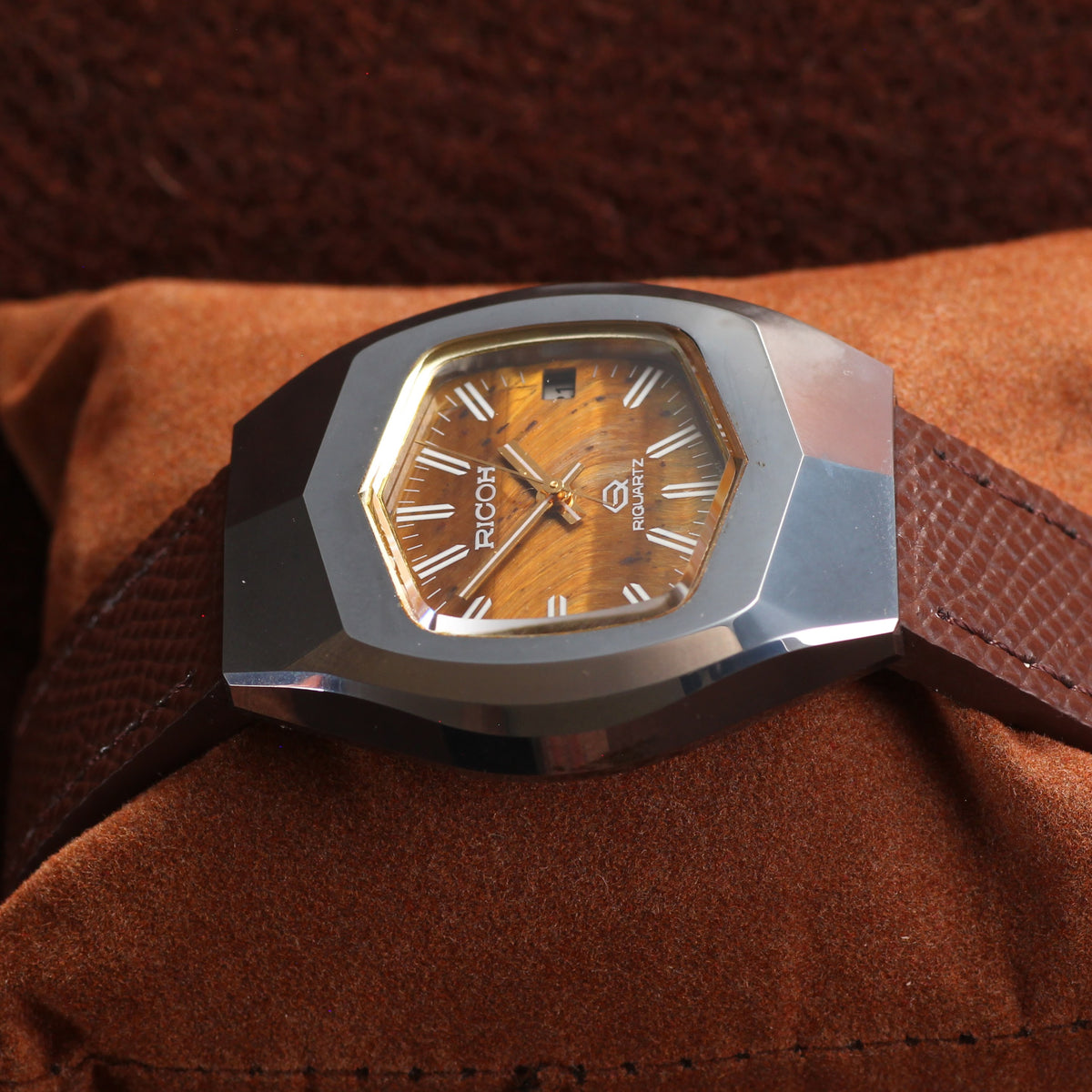 Vintage Ricoh Riquartz Tiger's Eye Mens Dress Watch - Cushion Case - 1978