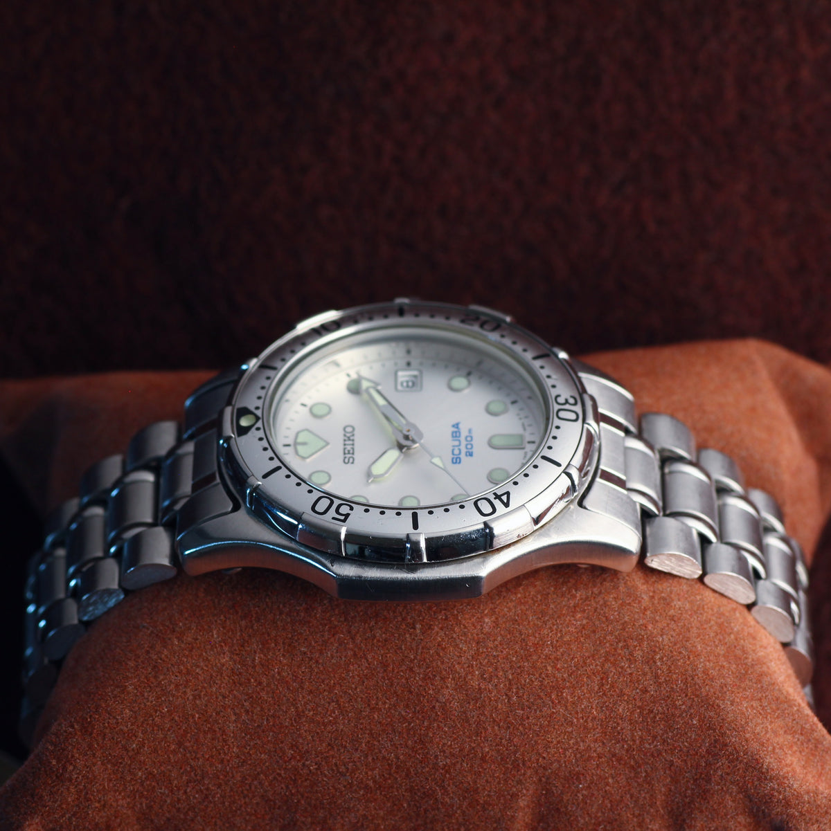 Seiko Scuba 200m silver dial dive watch 7N35-6000, view 2