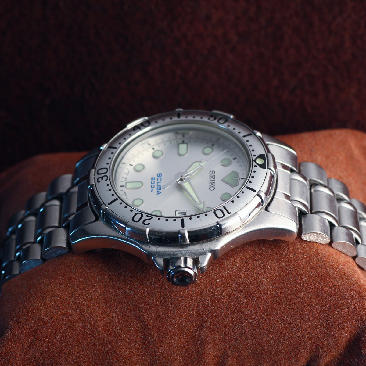 Seiko Scuba 200m silver dial dive watch 7N35-6000, view 3