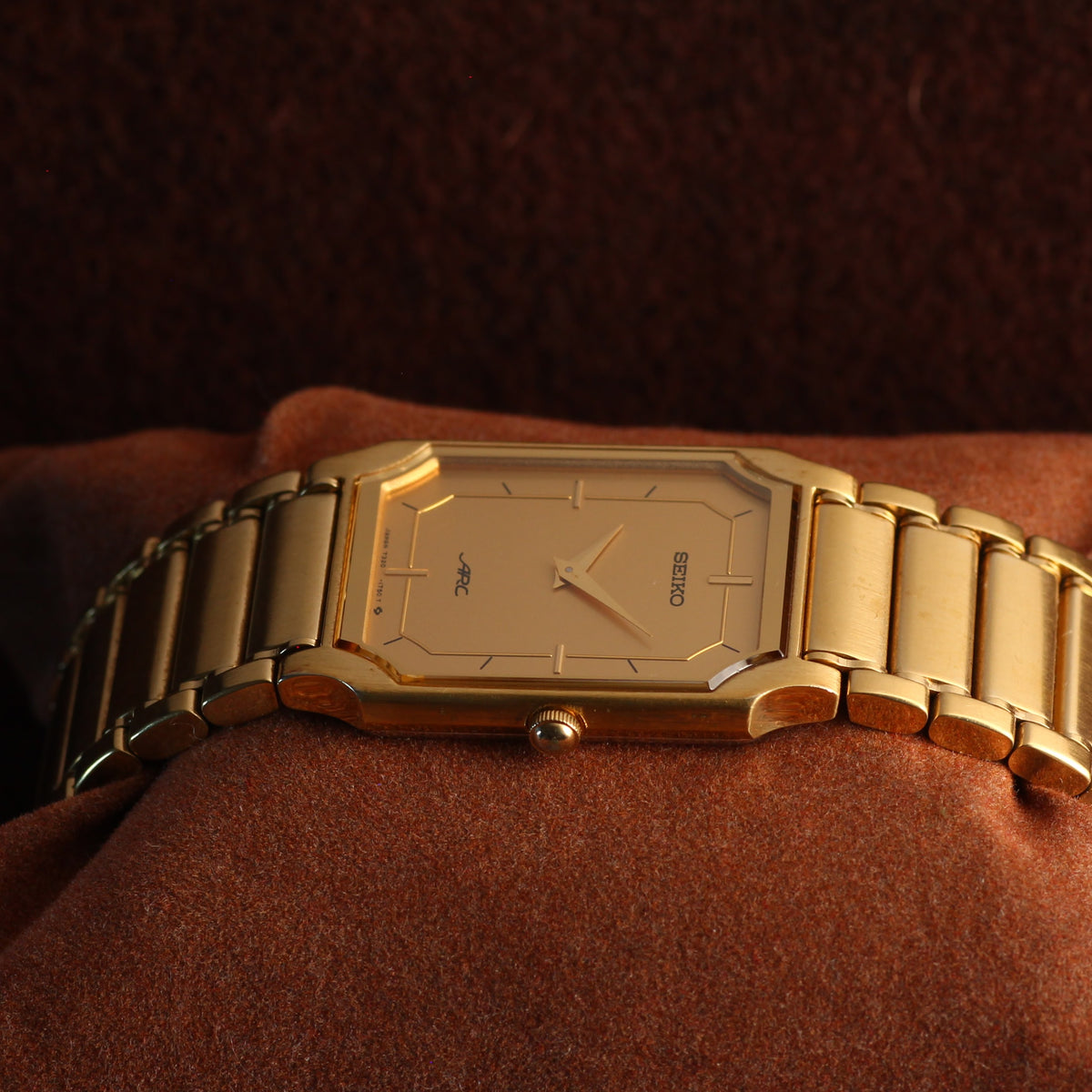 Seiko ARC ultra-thin gold dress watch 7320-6460, view 2