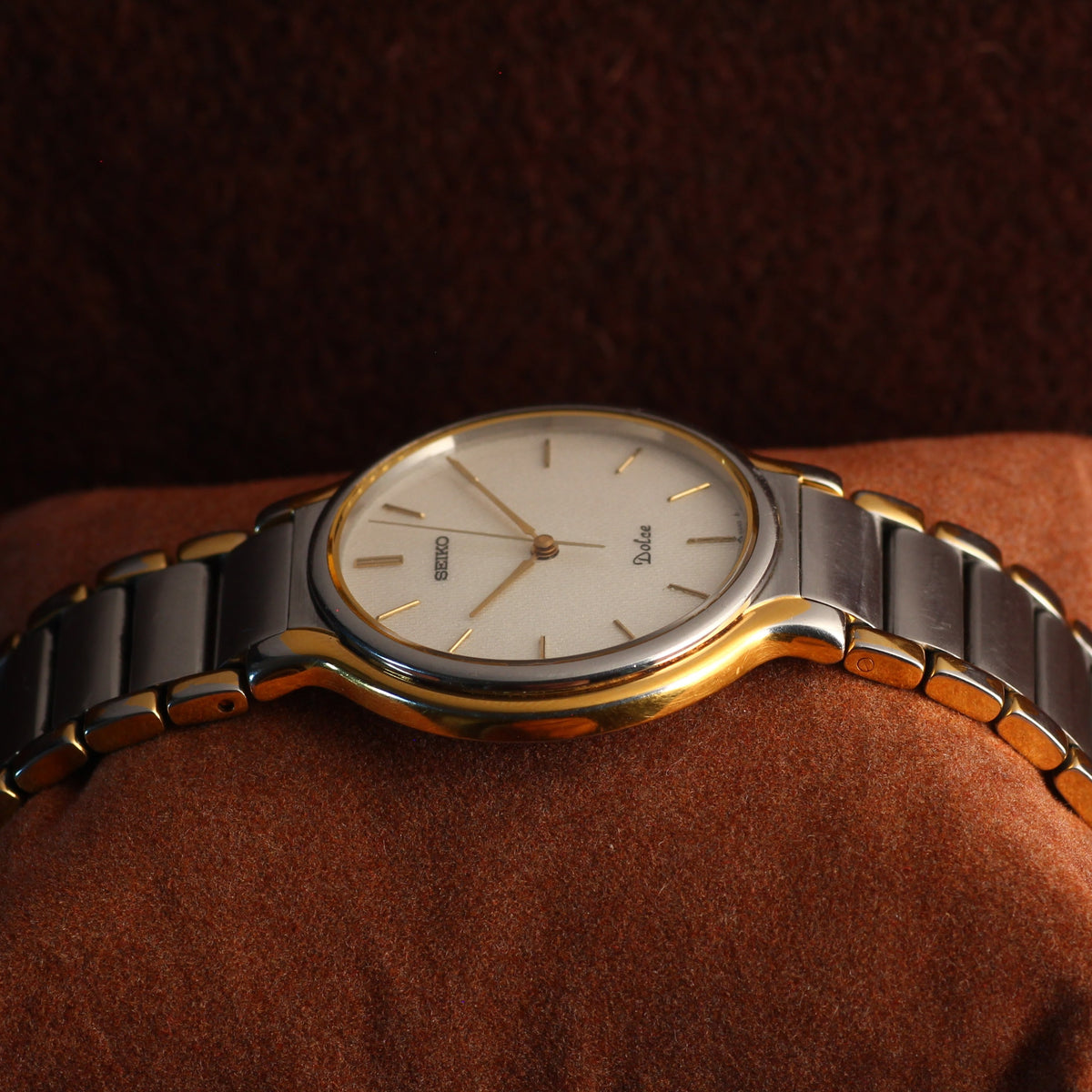 Seiko Dolce slim two-tone dress watch 5E31-6A30, view 3