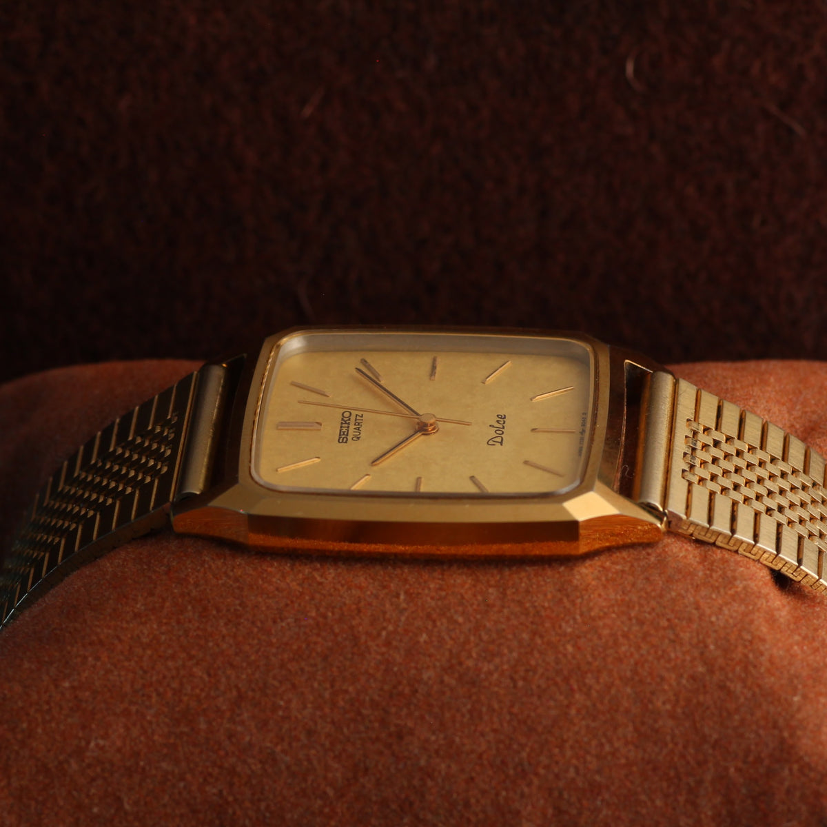 Seiko Dolce NSCG gold mesh dress watch 7731-5040, view 2