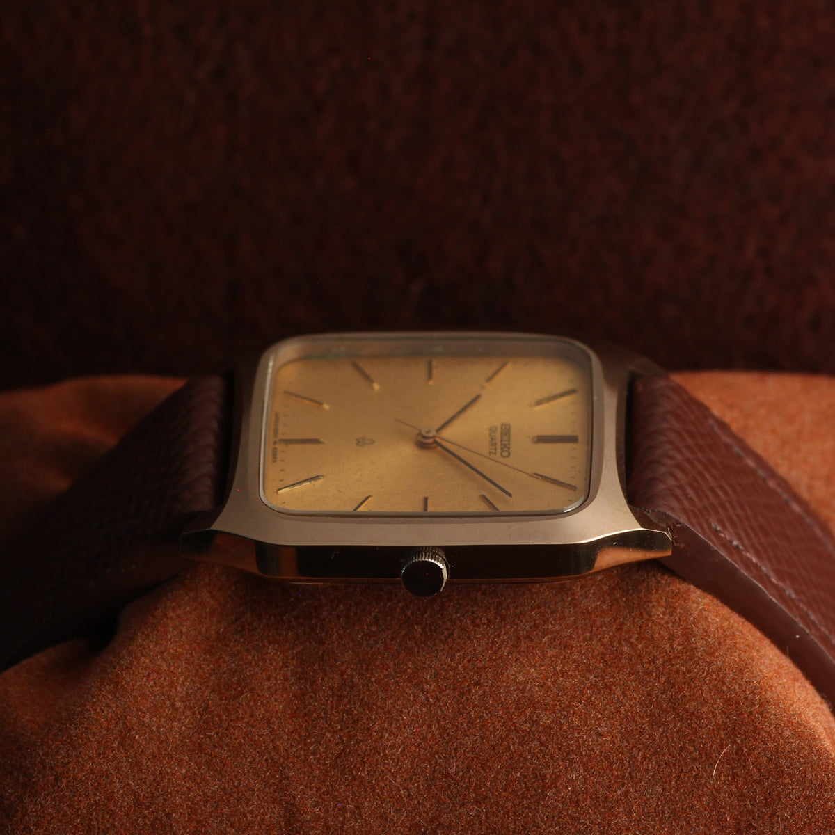 Seiko Dolce NSAG gold dress watch 5931-5260, view 2