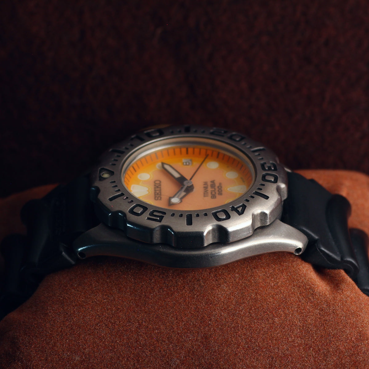 Seiko titanium Scuba orange dial dive watch 7N35-6A20, view 2
