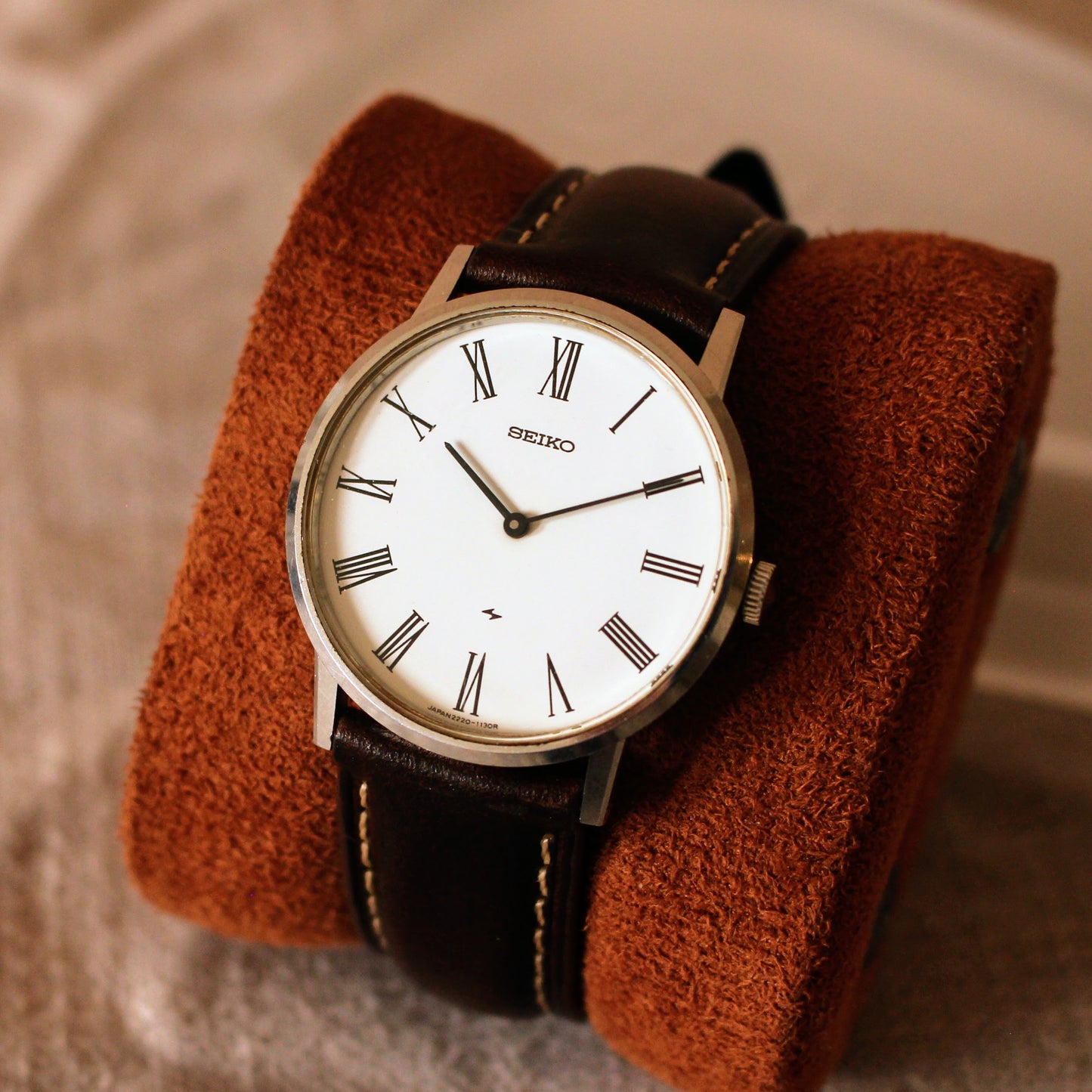 Seiko Chariot Thin Manual Wind Roman Numeral Dress Watch - 1975 - 2220-0430