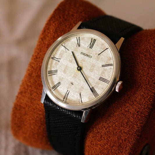 Seiko Chariot Thin Manual Wind Roman Numeral Dress Watch - 1976 - 2220-0180