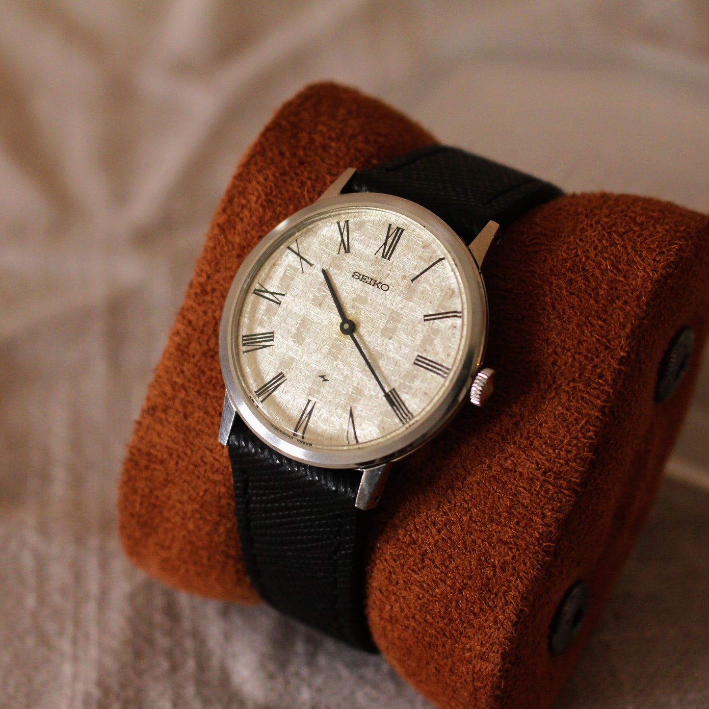 Seiko Chariot Thin Manual Wind Roman Numeral Dress Watch - 1976 - 2220-0180