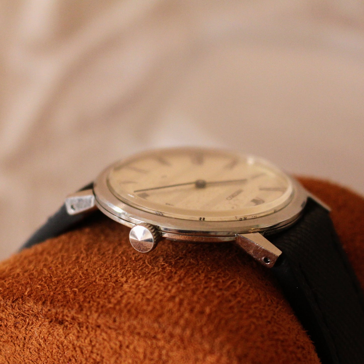 Seiko Chariot Thin Manual Wind Roman Numeral Dress Watch - 1976 - 2220-0180