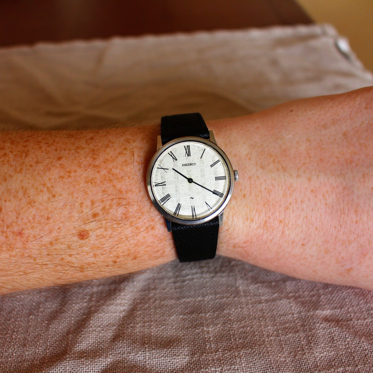 Seiko Chariot Thin Manual Wind Roman Numeral Dress Watch - 1976 - 2220-0180
