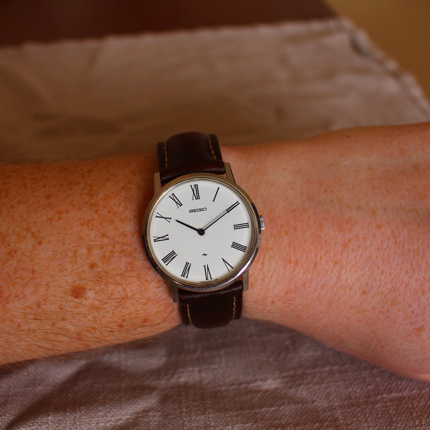 Seiko Chariot Thin Manual Wind Roman Numeral Dress Watch - 1975 - 2220-0430
