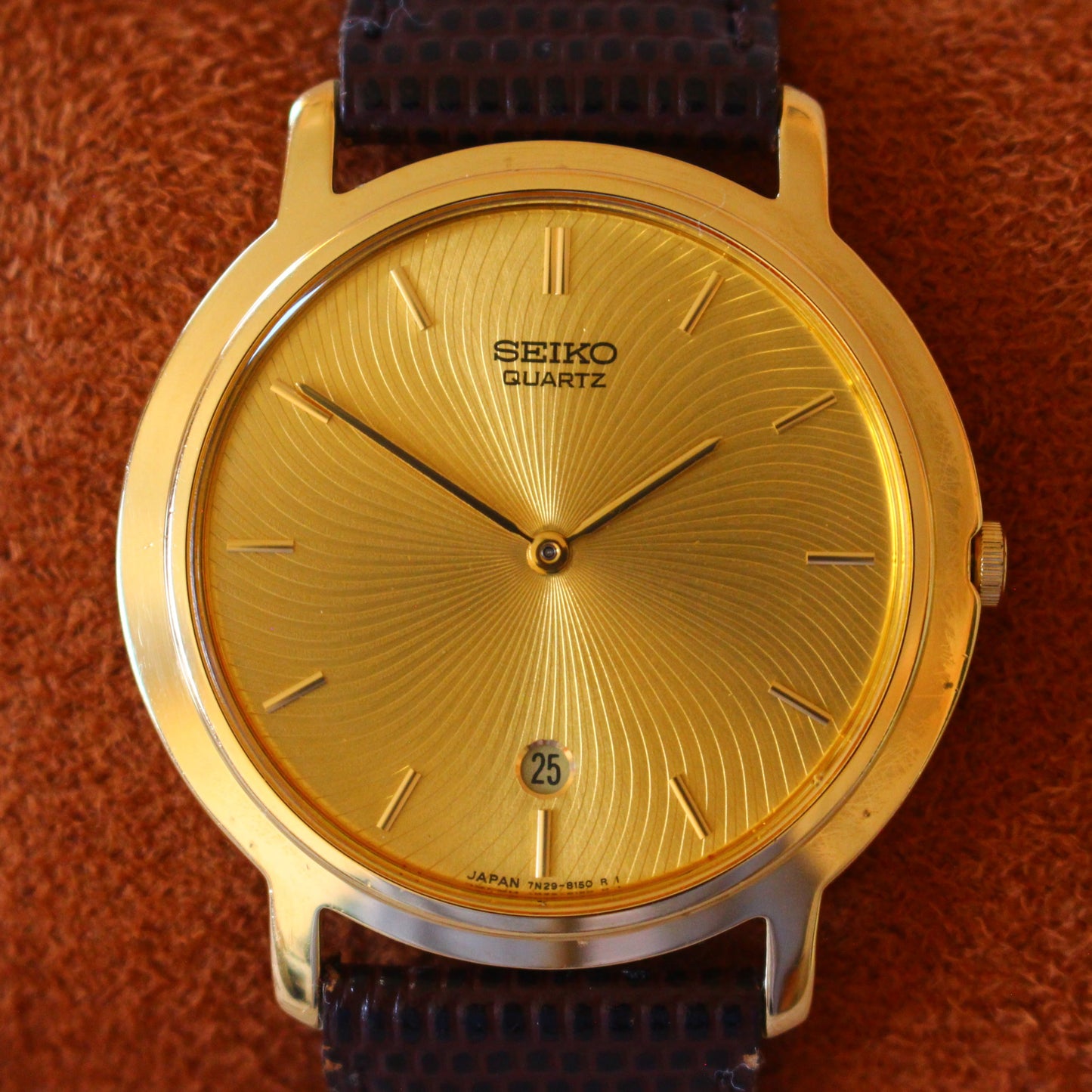 Neo-Vintage Seiko Quartz Gold Dress Watch Textured Dial - 2002 - 7N29-8080