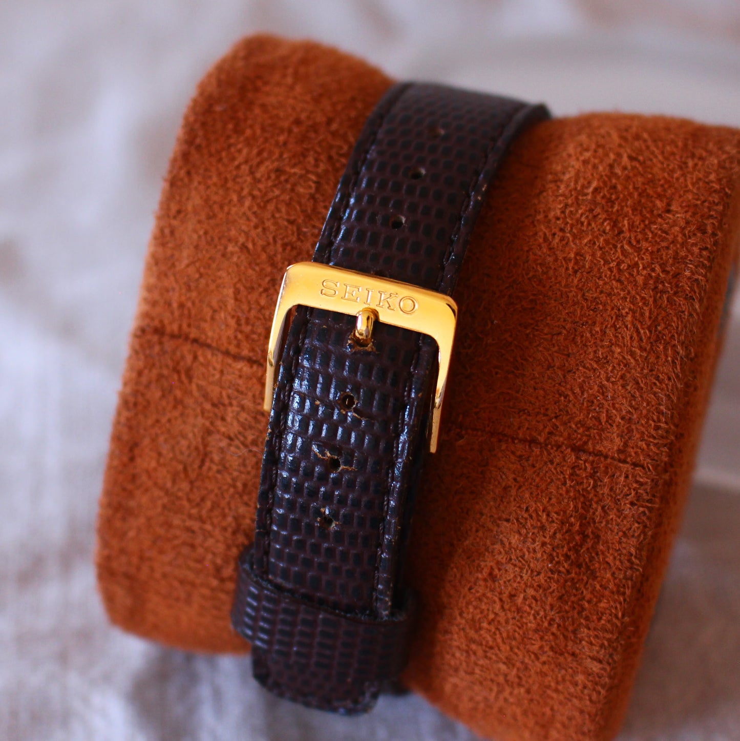 Neo-Vintage Seiko Quartz Gold Dress Watch Textured Dial - 2002 - 7N29-8080