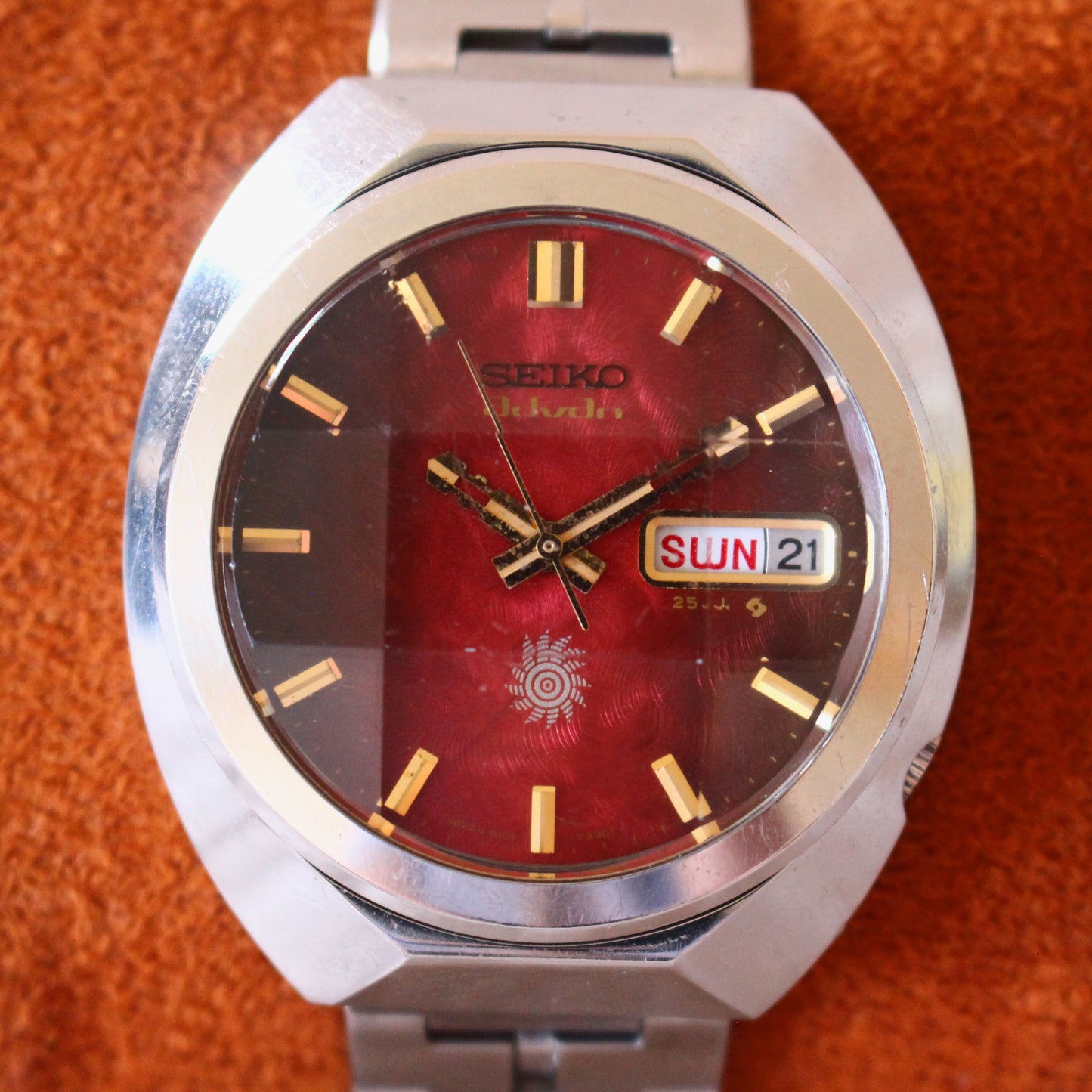 Vintage Seiko Advan Automatic Red Textured Dial Faceted - 1974 - 6106-7710