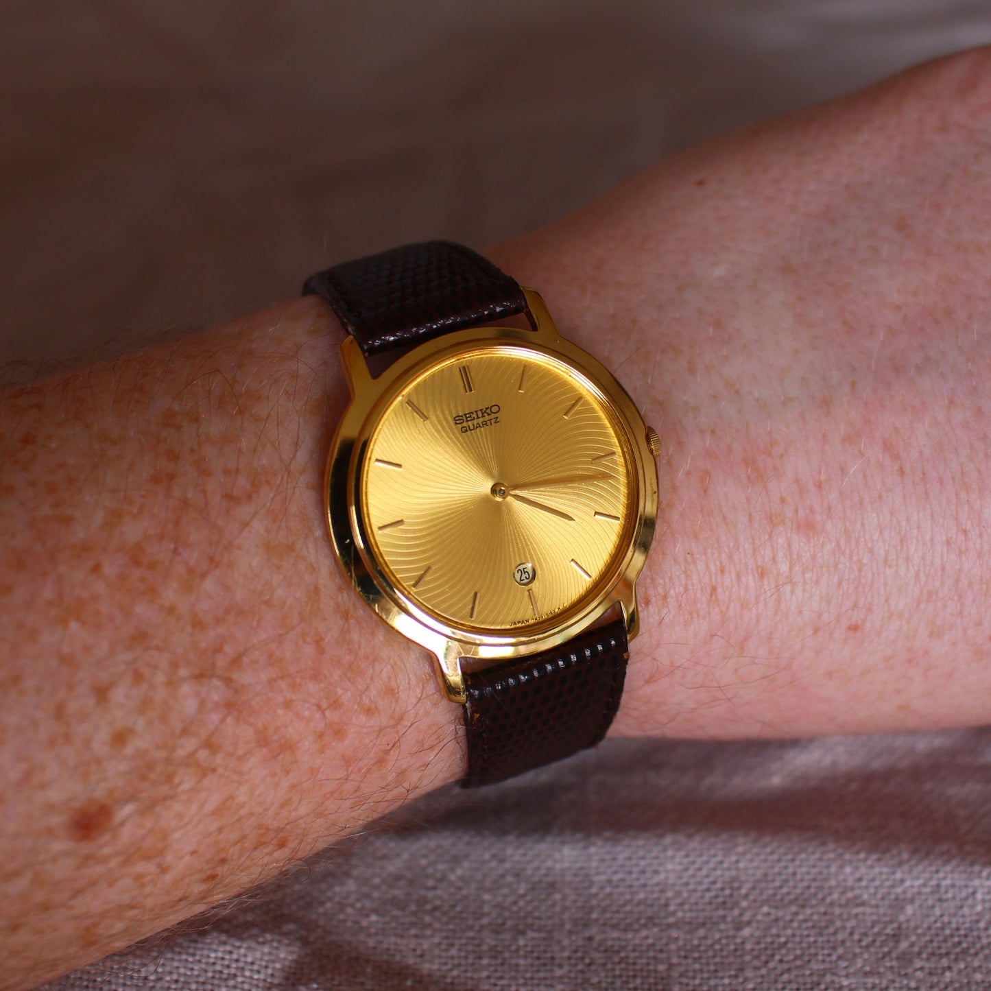 Neo-Vintage Seiko Quartz Gold Dress Watch Textured Dial - 2002 - 7N29-8080
