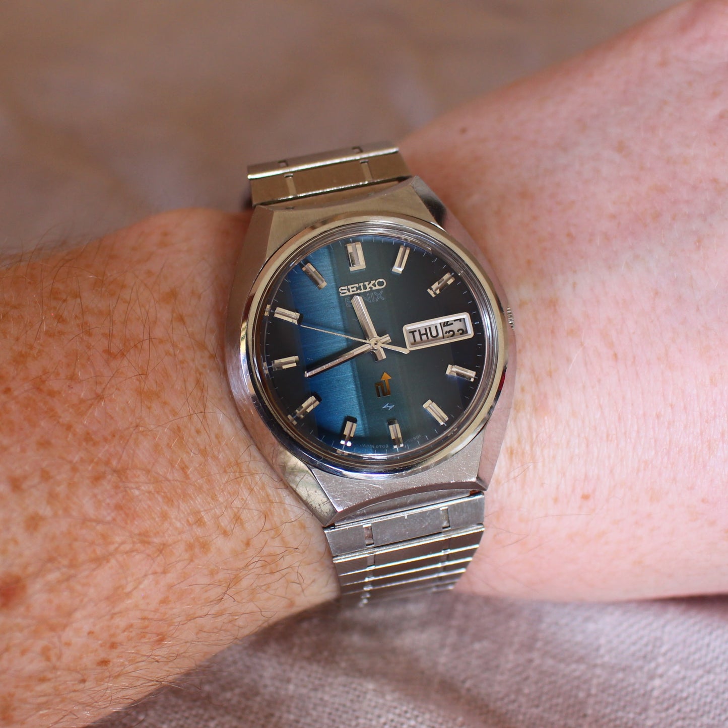 Vintage 70s Seiko Elnix JDM Blue Dial Faceted Crystal Watch - 1974 - 0703-7080